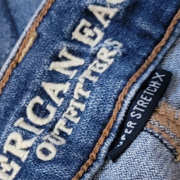 AE American Eagle Distressed Hi Rise Mini Denim Jean Skirt Women’s Size 2 - Picture 11 of 11